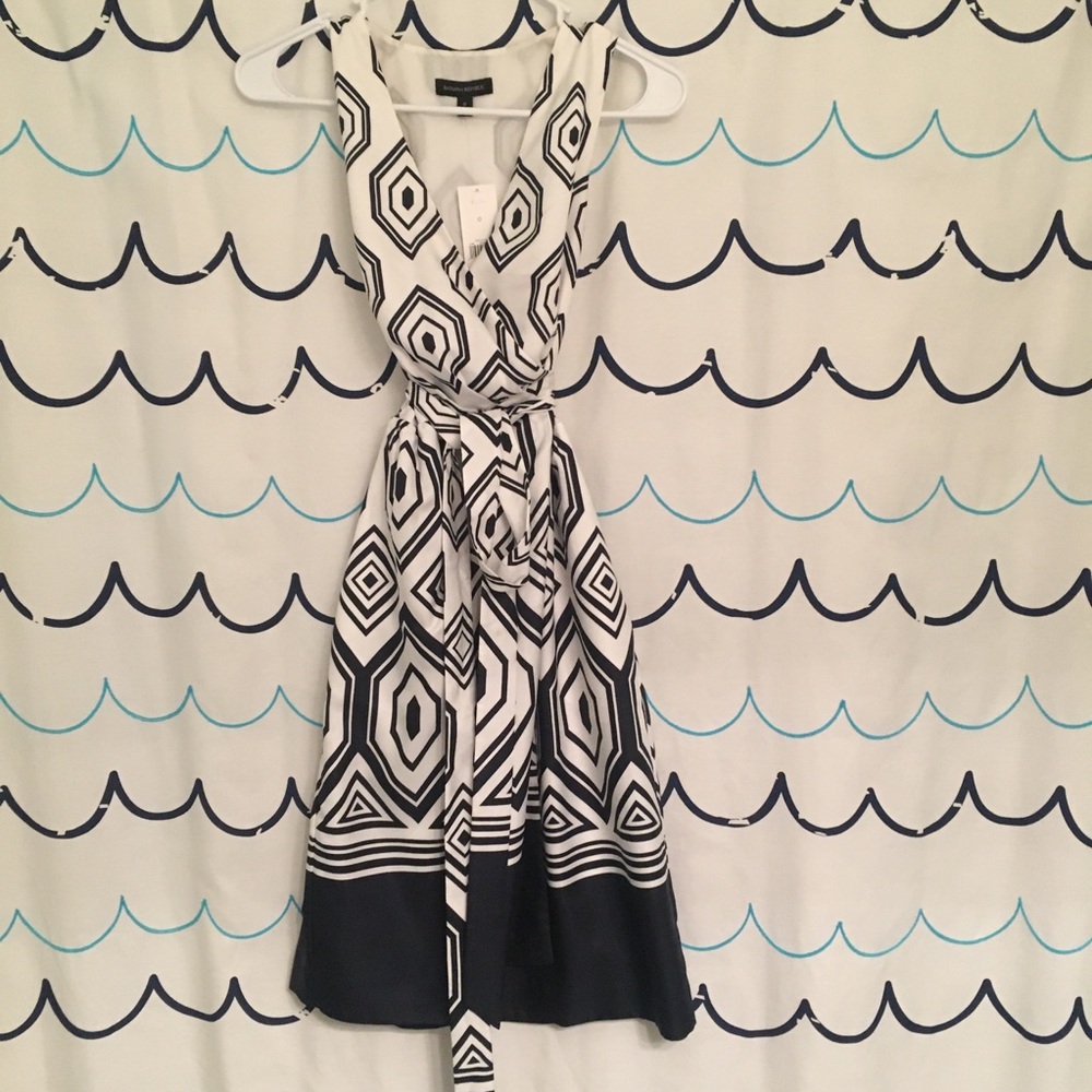 Banana Republic wrap dress, with pockets!